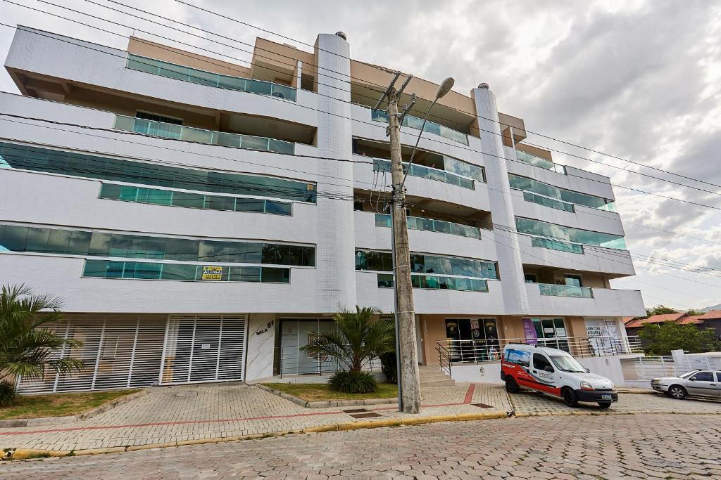 Ze Amandio Apartment | 1070 Lindo Apartamento na praia de Bombas 2 dormitórios