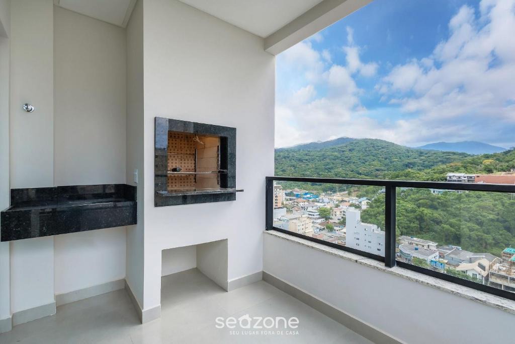 Morretes Apartment | 2BR Apt w/balcony near the sea MTS1503