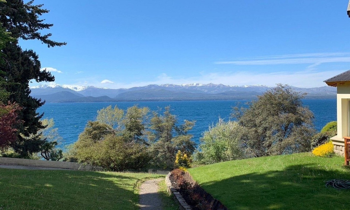 San Carlos de Bariloche Hotel | 3 Relaxing Retreat w/Breakfast, Stunning Views & Heated Pool | Near Nahuel Lake