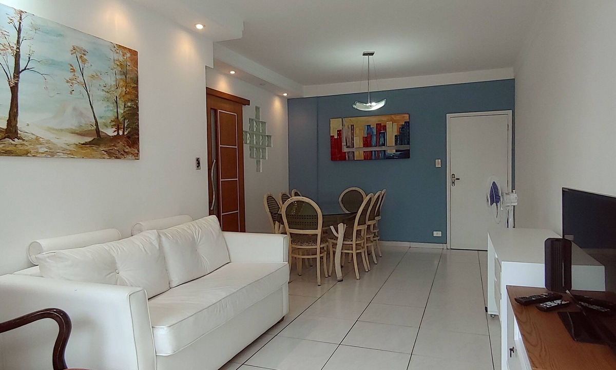 Asturias Apartment | 90 m2 apartment - Wifi, air conditioning, screened windows - close to everything between Asturias and Tombo