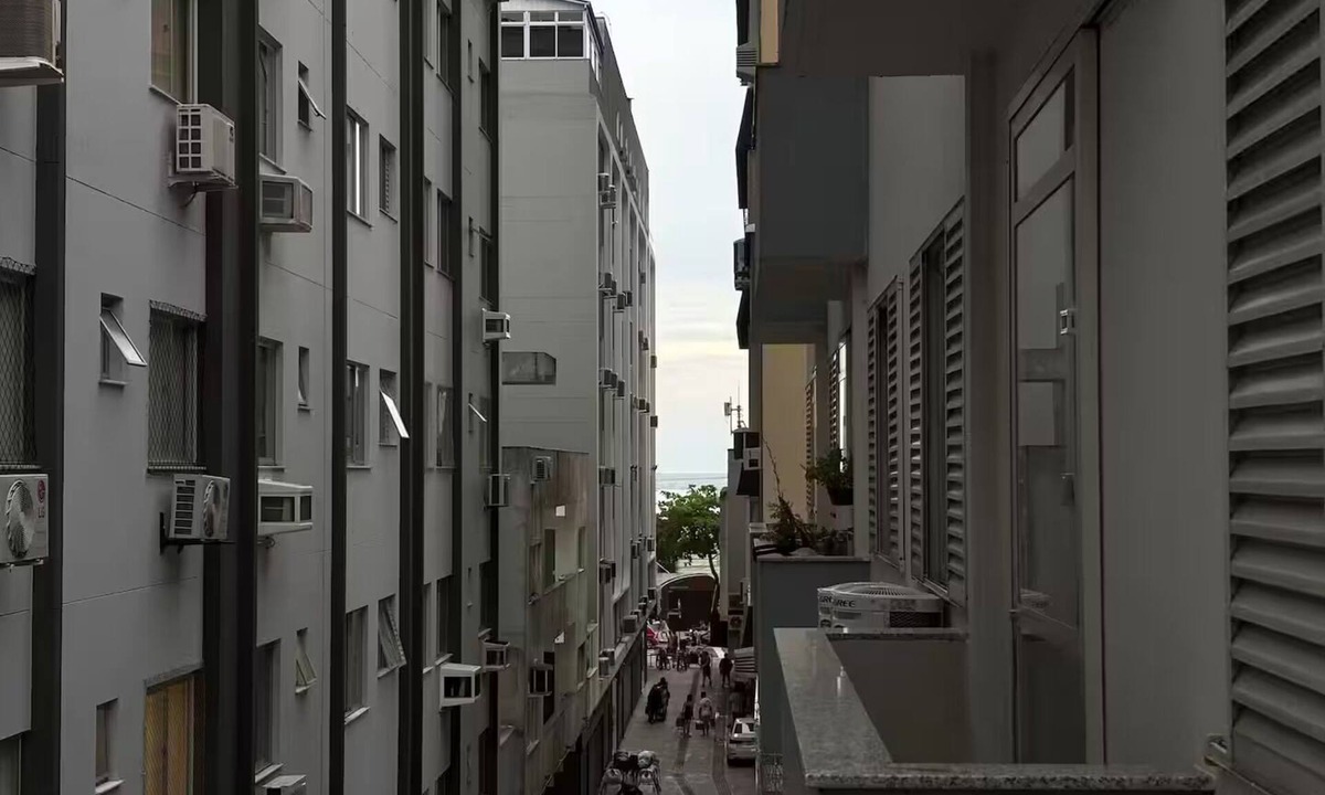 Centro Apartment | A short walk from the beach, between Av. Atlantic and Brazil