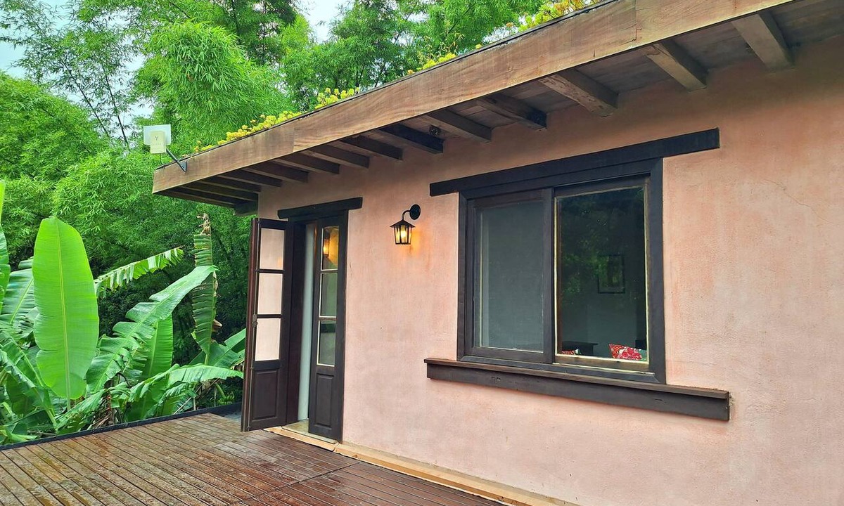 Paulo Lopes Hotel | Adobe Refuge. Comfort and peace in the Atlantic Forest. Close to the beaches of southern SC