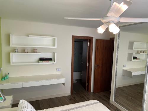 La Perla Apartment | Alucinante departamento en La Perla 3 ambientes con aire acondicionado y calefacción central con cochera cubierta