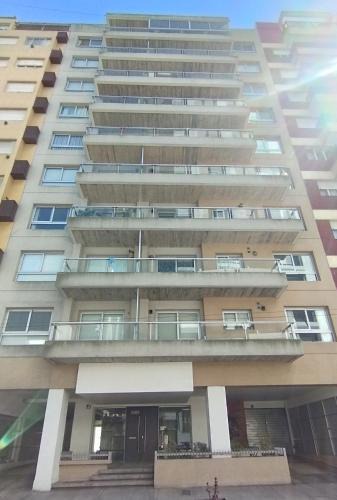 La Perla Apartment | Amplio DOS ambientes con balcón a 250 mts del mar