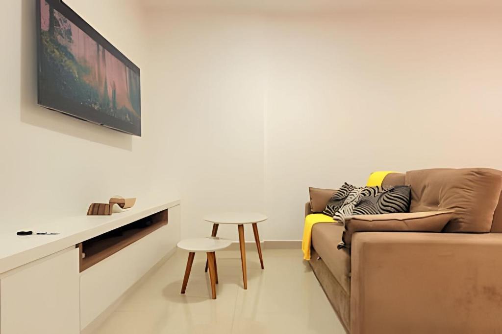 Regiao Urbana Homogenea XV Apartment | Apê Área Central c/Churrasqueira, Varanda e Suíte