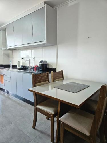 Alto Ribeirao Leste Apartment | Apartamento top proximo ao aeroporto e praias do sul da ilha