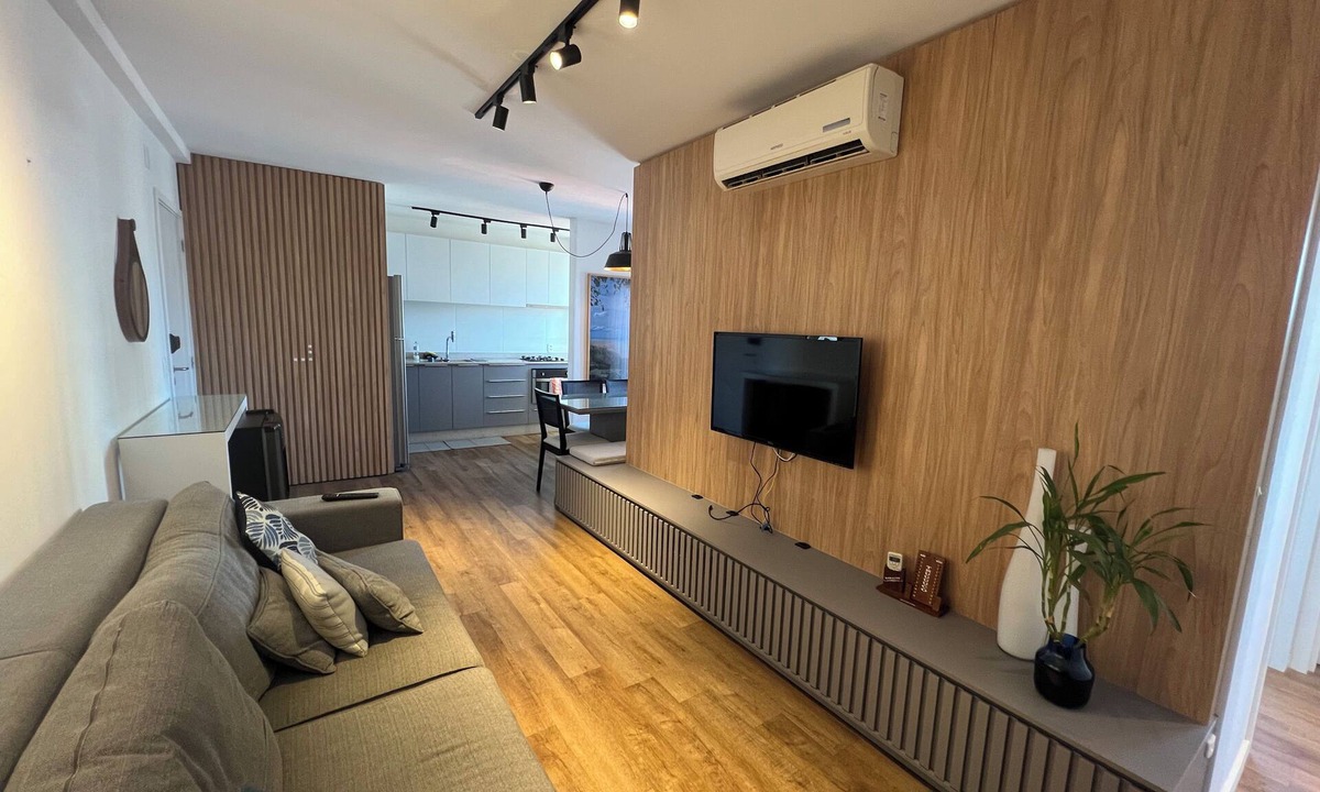 Picarras Apartment | Apartment 200 m from the beach with AC and pool in Piçarras near. Bato Carrero World