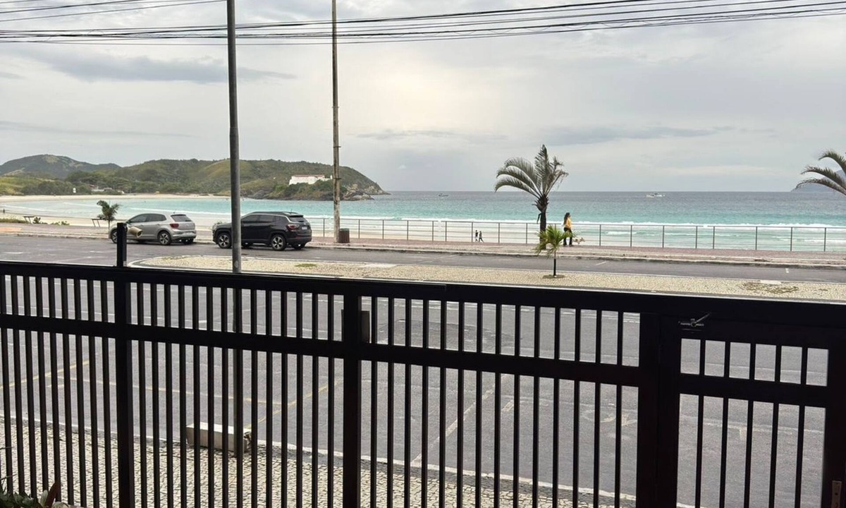 Centro Apartment | Apartment 408, beachfront penthouse in Praia do Forte - Cabo Frio