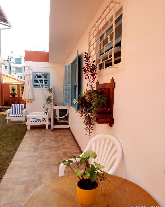 Ingleses Centro Apartment | Apto 8 - cozinha - garagem - ar - 250 m do mar