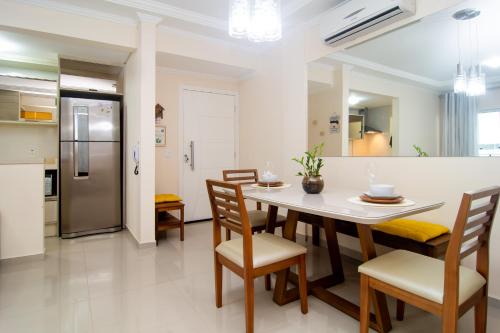 Ingleses Centro Apartment | Apto a 240m do Oceania Park nos Ingleses NX5350
