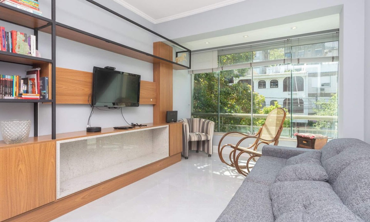 Mont'Serrat Apartment | Apto amplo em rua tranquila na Auxiliadora