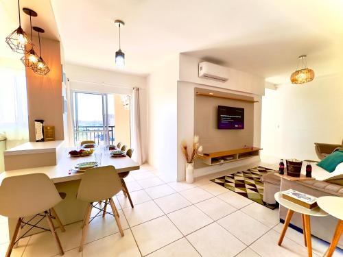 Picarras Apartment | Apto Bal Picarras 150M PRAIA com PISICNA, sacada com CHURRASQUEIRA privativa, AR CONDICIONADO Wi Fi, PORTARIA 24h, PLAYGROUND INFANTIL, QUADRA DE ESPORTES vaga privativa de GARAGEM
