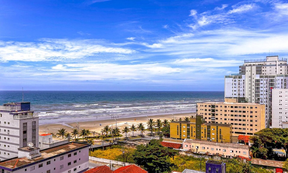 Caicara Apartment | Apto com WiFi a 140 metros da Praia do Caiçara/SP