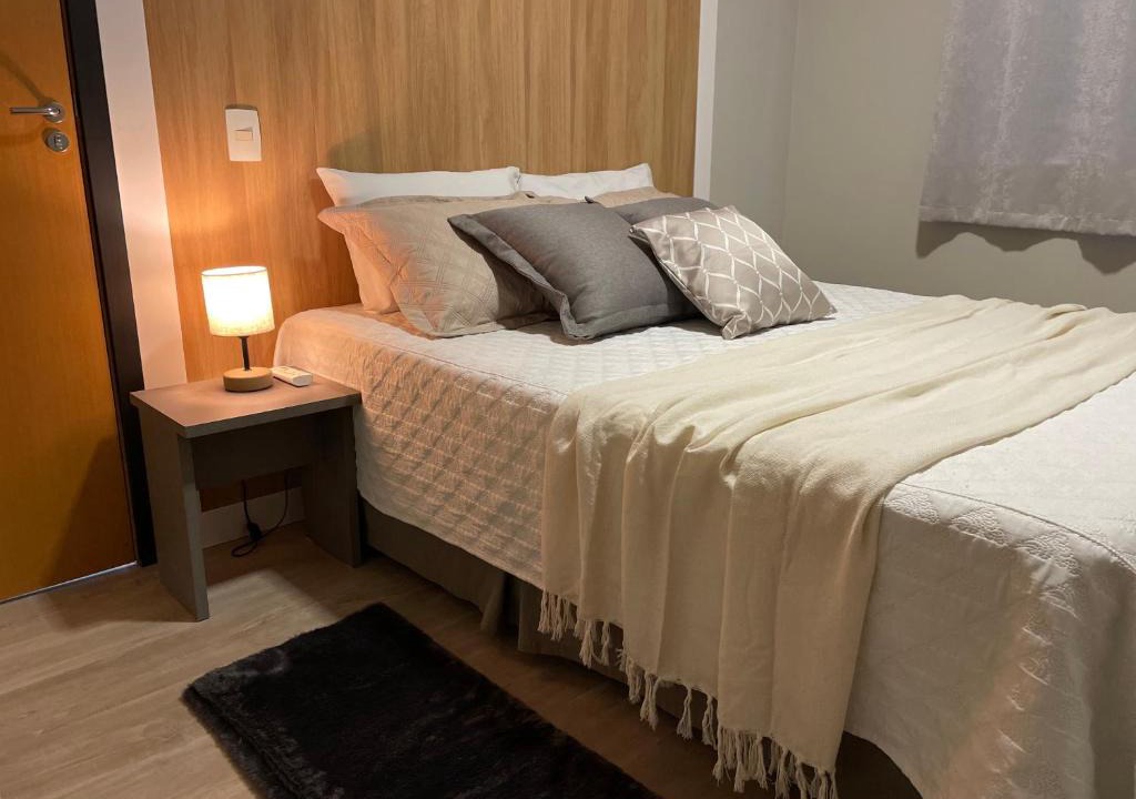 Velha Apartment | Apto térreo, 2 quartos a 5min da Vila Germânica, com ar e garagem