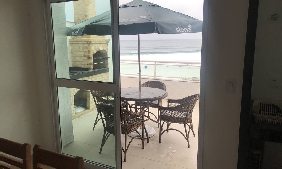 Praia Grande Apartment | Arraial Cape Coverage (Front)