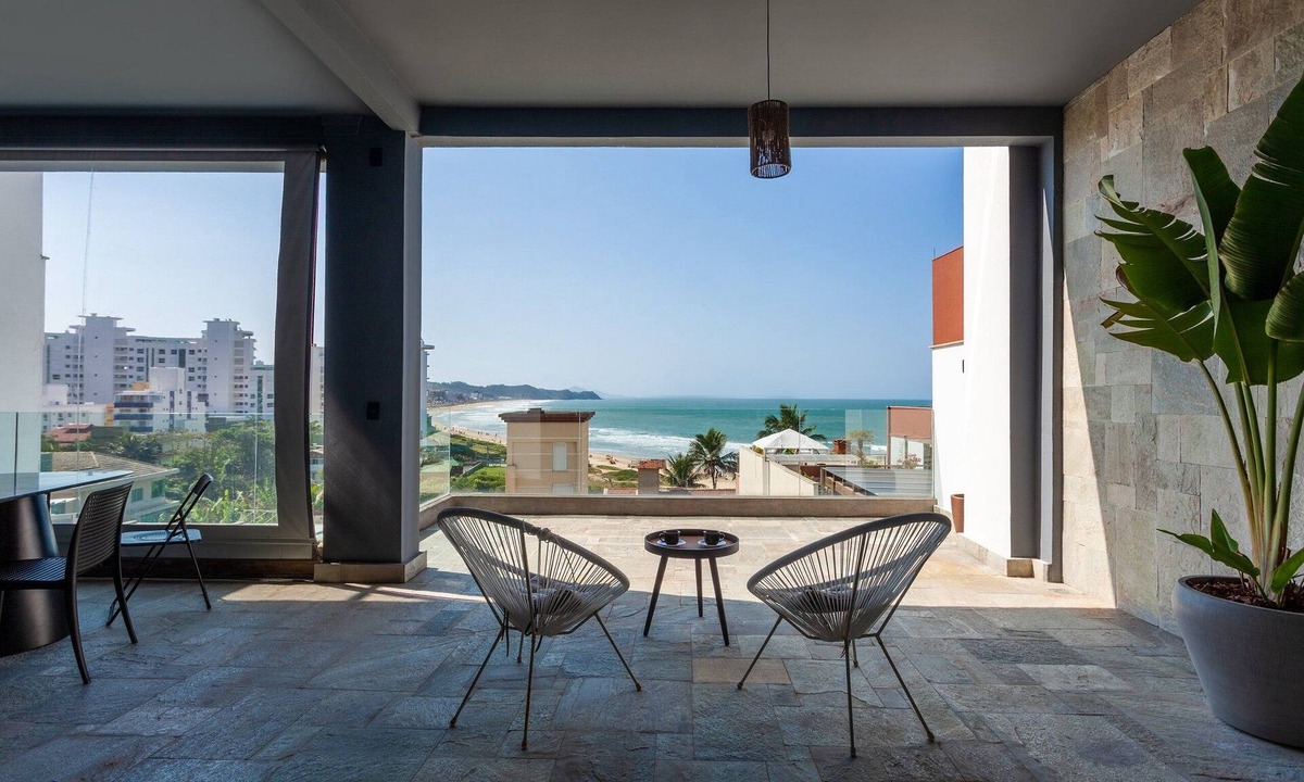 Praia dos Amores Apartment | Bal001 - Penthouse with sea view in Balneário Camboriú