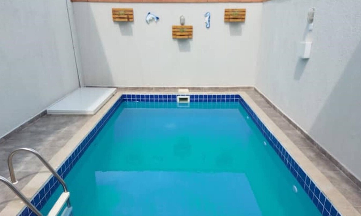 Matinhos House | Balneário Albatroz, with swimming pool 250m from the beach