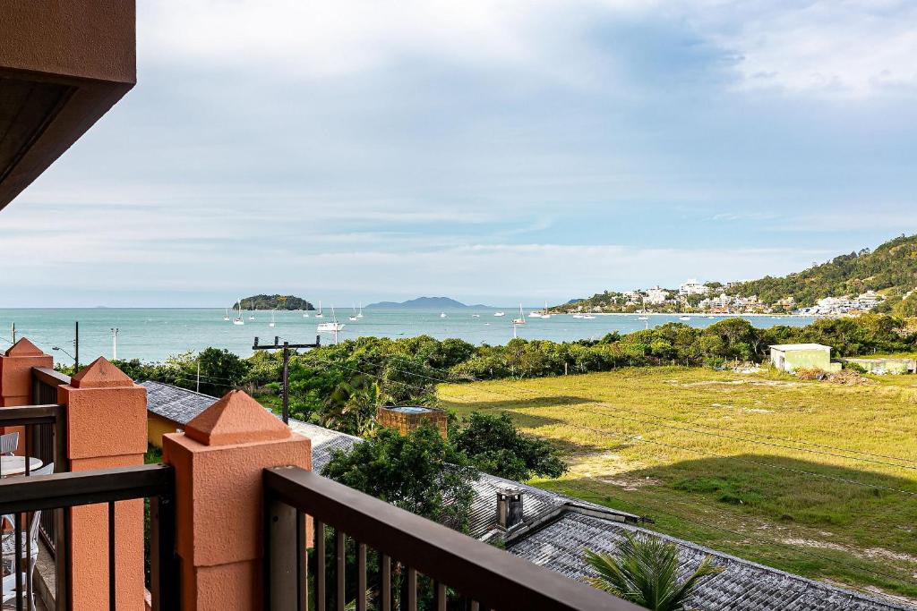 Jurere Apartment | Beachfront Comfort inside resort JBV155