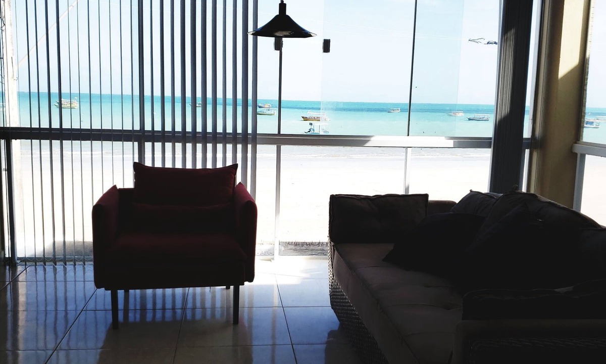 Maragogi House | Beachfront house with 4 bedrooms, 3 bathrooms, barbecue area, swimming pool, and gourmet veranda.