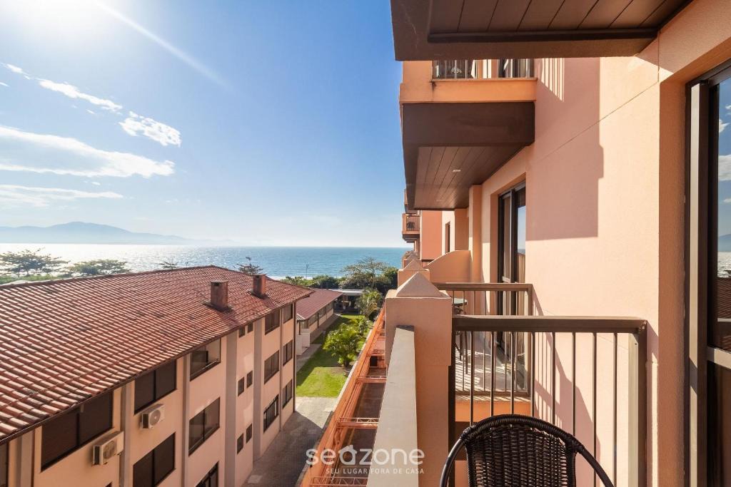Jurere Apartment | Beachfront resort studio in Jurerê JBV265