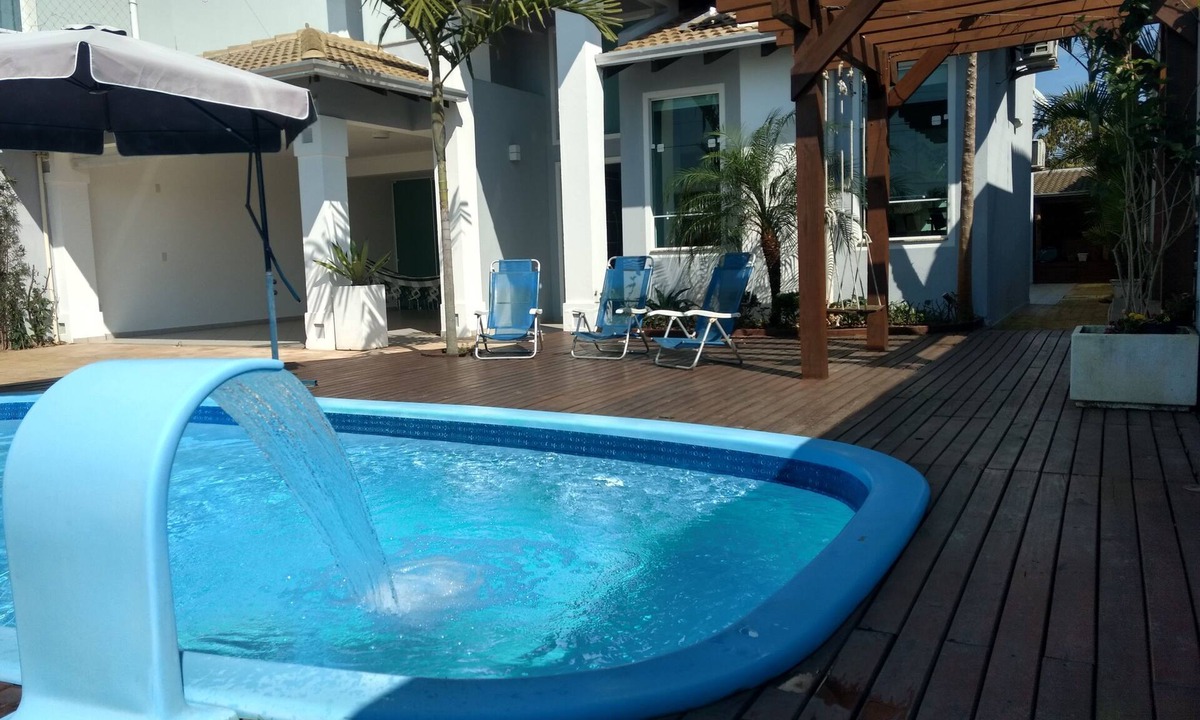 Canto Grande House | Beautiful 4-suite house with pool, 100 meters from Mariscal Beach.