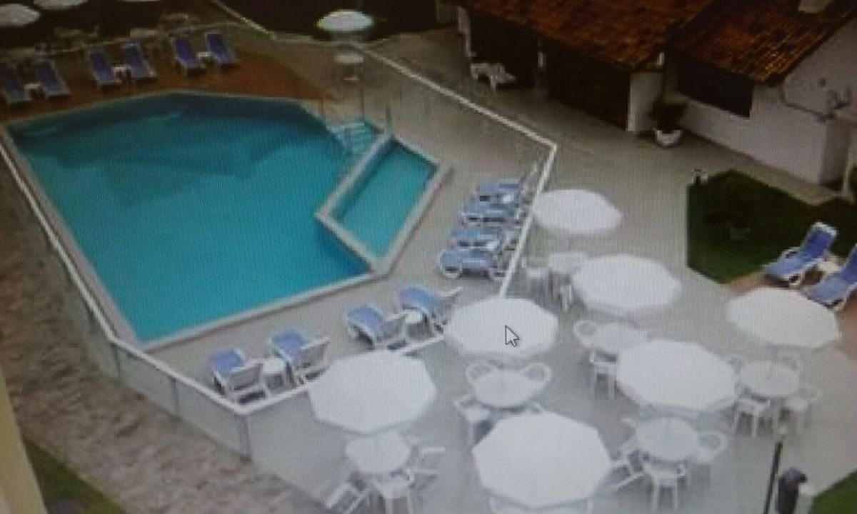 Ingleses Norte Apartment | Beautiful apartment in a condominium across from the beach.