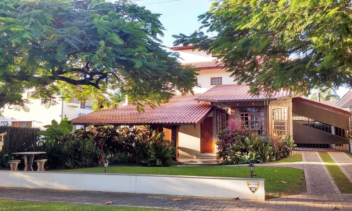 Jurere Internacional House | Beautiful, cozy, comfortable,functional house - near the beach and shopping area