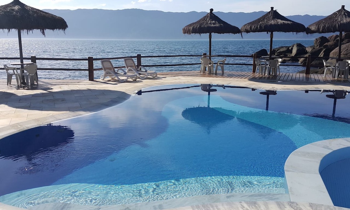 Sao Pedro House | Beautiful house in a gated community with ocean views.