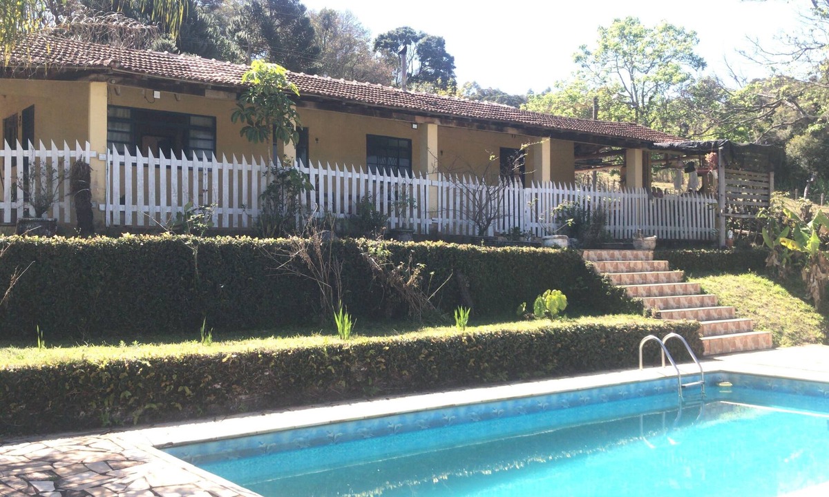Munhoz House | Beautiful property with a lovely house facing the lake, featuring an orchard, vegetable garden, and animals.