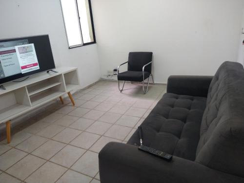 Jardim Rafael Apartment | Bertioga com Preço de Oportunidade, 2 Dormitórios a 700m da areia - LA18