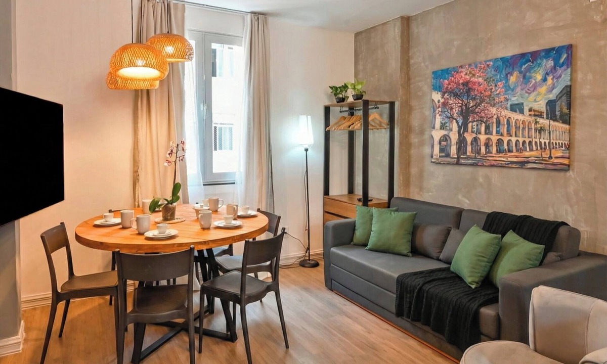 Santa Teresa Apartment | Between Lapa and Santa Teresa: 3 split AC units, 2 bathrooms, quiet and luxurious for groups.