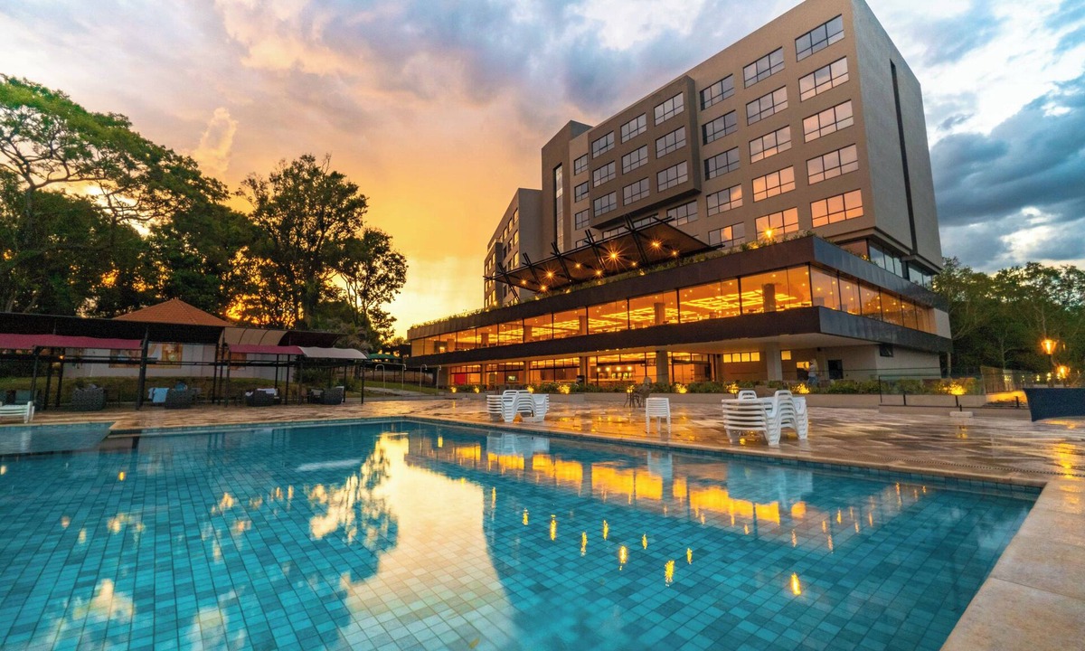 Foz do Iguacu Hotel | Bright Quad Room | Free Breakfast, Pool Bar & 5 mi to Bird Park