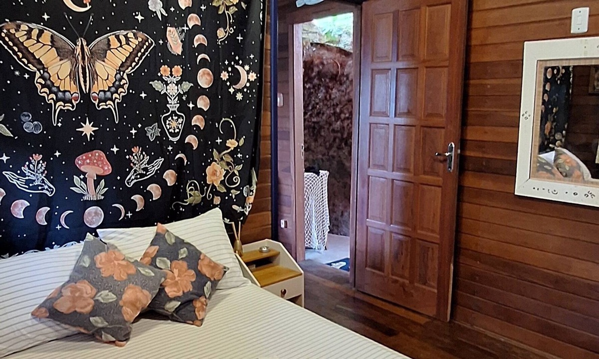 Ilha Grande Ski Chalet | Butterfly landing house