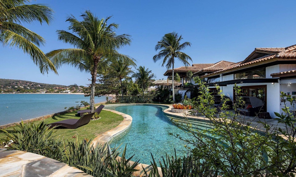 Village da Ferradura Villa | Buz032 - Luxury mansion in front of the sea in Búzios