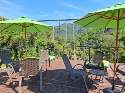 Vespasiano Correa House | Cabanas V13, segundo maior viaduto do mundo! Com ar