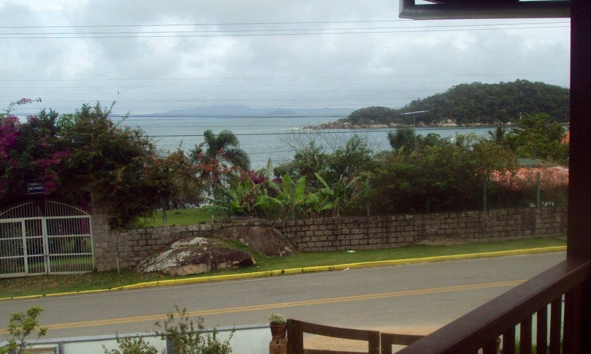 Governador Celso Ramos House | Casa Ampla com Vista ao mar a 50m da Praia