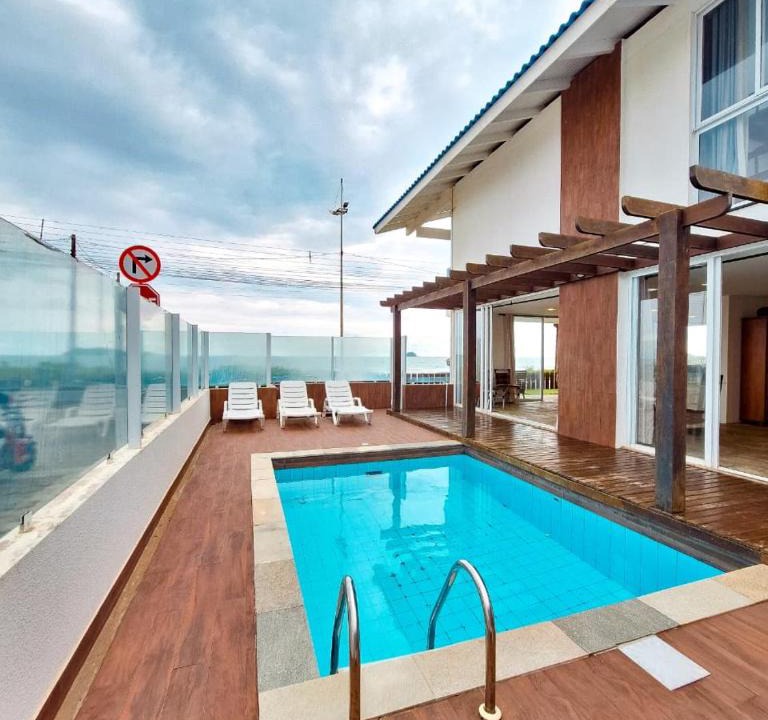 Ubatuba House | Casa Blue - Oceanfront in Itaguacu