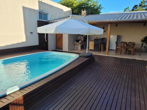 Canto Grande House | Casa Bombinhas com Piscina