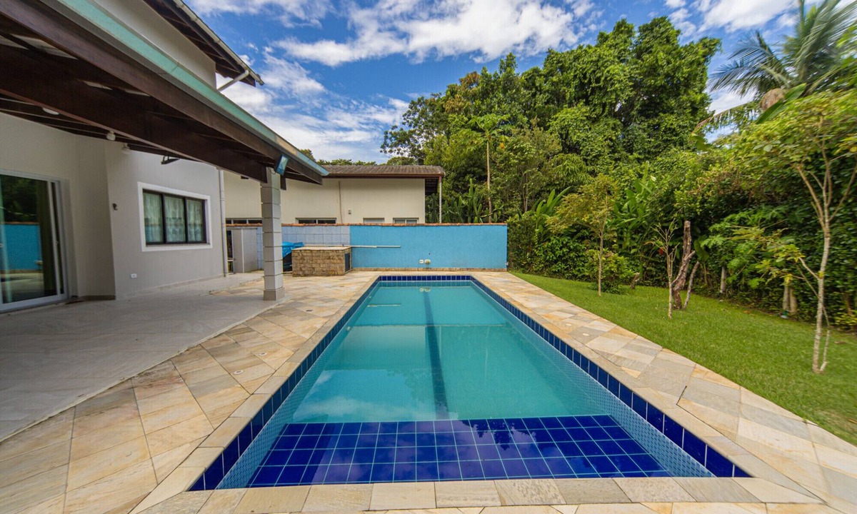 Costa do Sol House | Casa com Piscina e Ar a 700m da Praia de Guaratuba