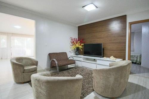Taguatinga House | Casa com Piscina e Churrasqueira em Taguatinga