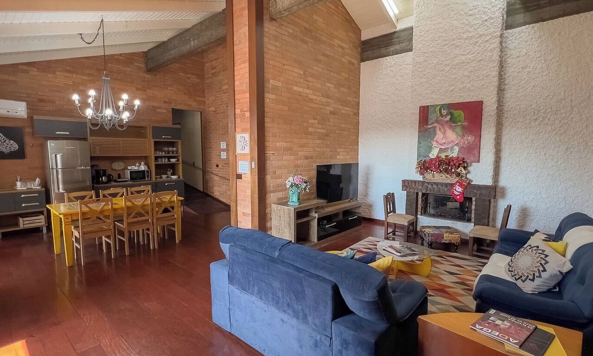 Humaita House | Casa com Vista, Lareira e Churrasqueira na Serra