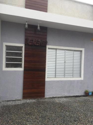 Enseada House | Casa Enseada 3 quartos para até 6 pessoas com 2 ar split