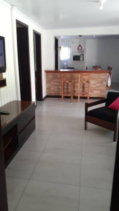Balneario Arroio do Silva House | Casa Marron com vista para o mar, com mesa de Sinuca - 2 Km Centro