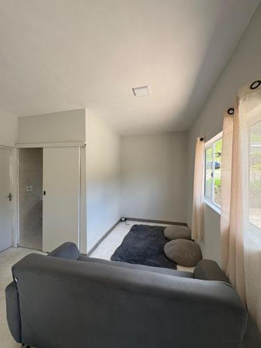 Extrema House | Casa nova em área rural ideal para quem procura tranquilidade fica na Estrada do Pesqueiro a aproximadamente 20 km do centro e do parque de eventos de Extrema mais ou menos a 30 minutos de carro por um acesso todo asfaltado
