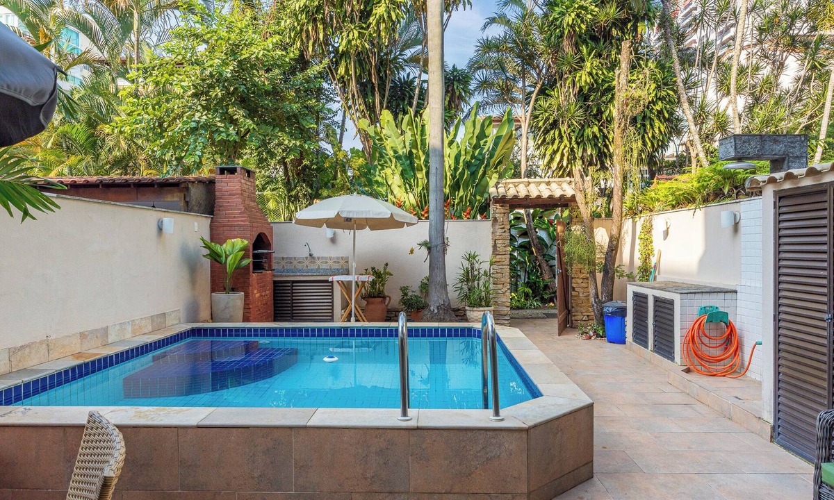 Barra da Tijuca House | Casa Oásis in Barra da Tijuca, 600 meters from the beach, shopping malls and subway.