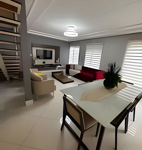 Foz do Iguacu House | Casa- piscina -churrasqueira-6suite-1qto-garagem -Ar ate 22 pessoas