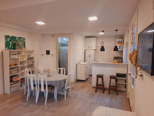 La Union House | Casa quinta con gran parque, pileta y parrilla a 15 min del aeropuerto