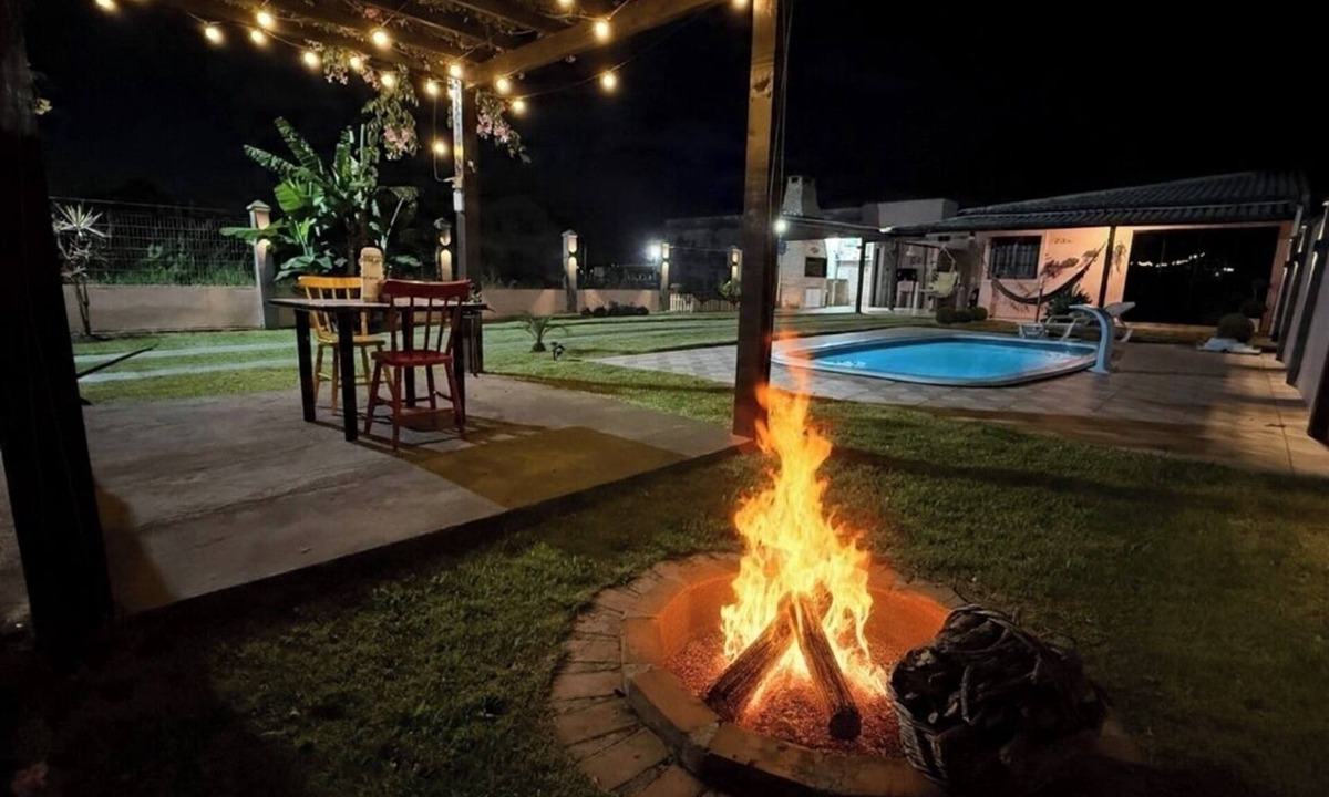 Balneario Gaivota House | Casa Rosa in Balneário Gaivota, 600m from the beach.