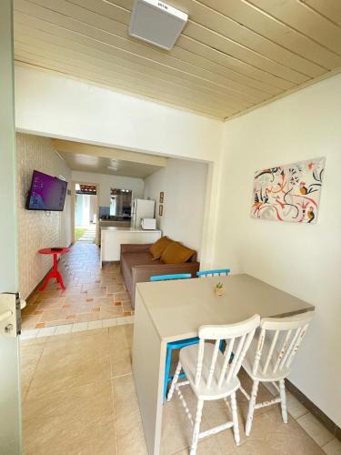 Canto Grande House | Casa Sol - Com Piscina - Praia de Mariscal - SC