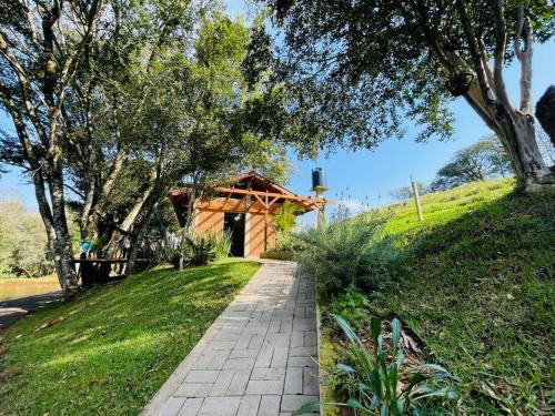 Toledo House | Casinha charmosa e muito verde em Bom Princípio